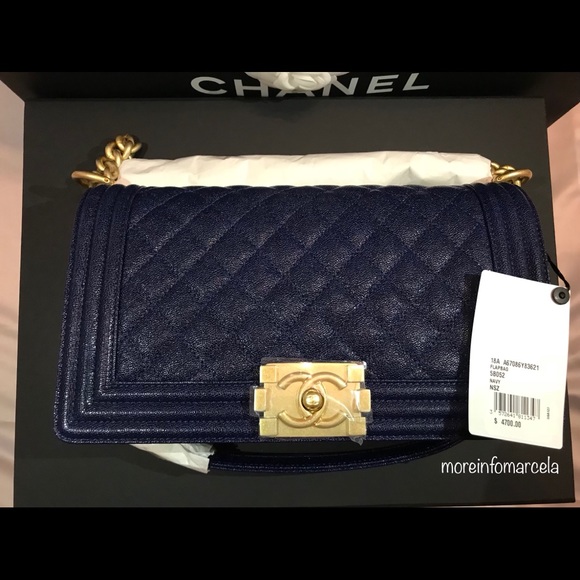 🚨SOLD🚨NWT Authentic CHANEL Boy Flap Bag - Picture 3 of 8